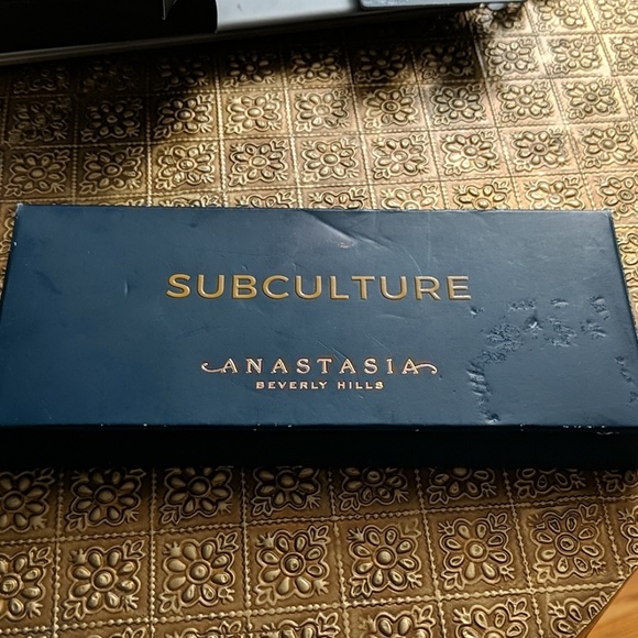 Sold Anastasia Subculure Palette - Picture 2 of 4